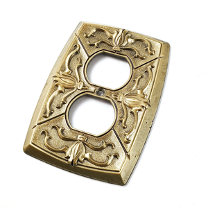 An angled view of the outlet plate