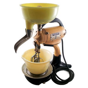 Vintage Hamilton Beach Model "D" Mixer With Uranium Glass Bowls
