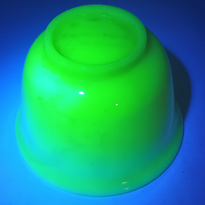 Vintage Hamilton Beach Model "D" Mixer With Uranium Glass Bowls